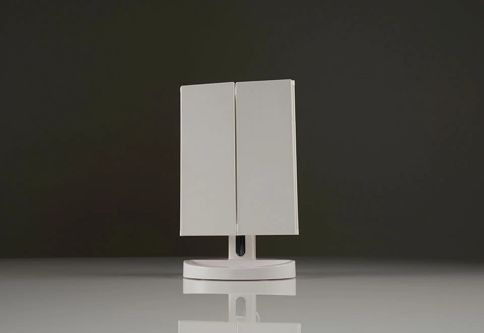 Brand new 😍 Premium Multiple Magnification Vanity Mirror by FarB Trading Ltd. 🤩 - Image 4